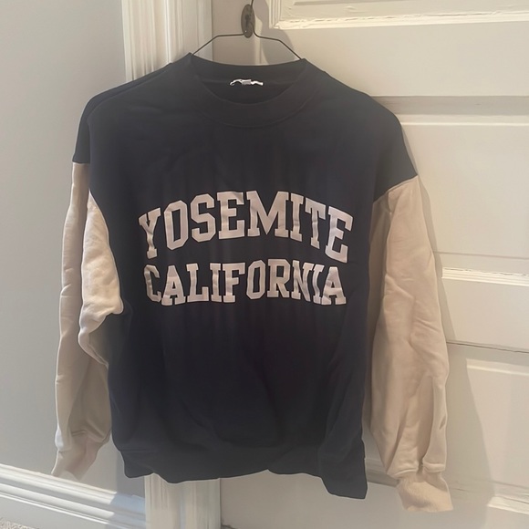 Subdued “Yosemite California” Crewneck - Picture 2 of 5